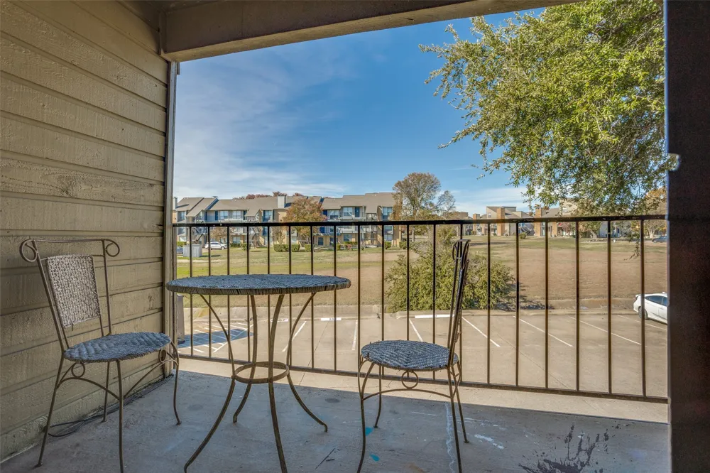5913 Lake Hubbard Parkway #221 Garland, TX 75043