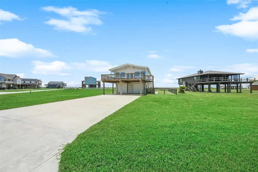 380 Driftwood Matagorda, TX 77457