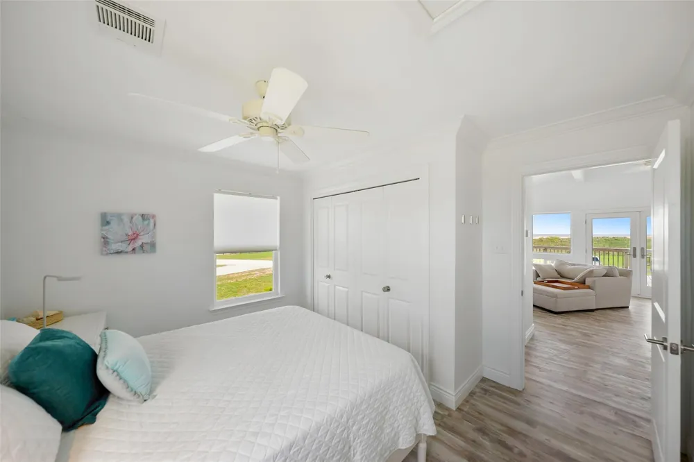 380 Driftwood Matagorda, TX 77457