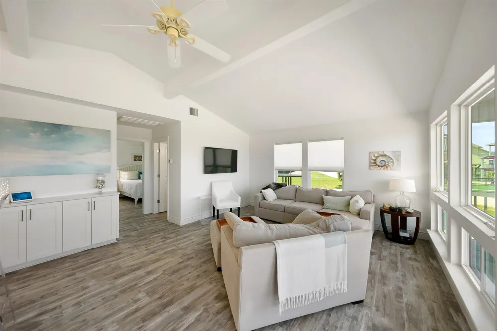 380 Driftwood Matagorda, TX 77457