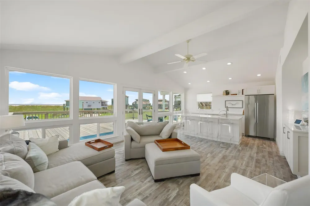 380 Driftwood Matagorda, TX 77457
