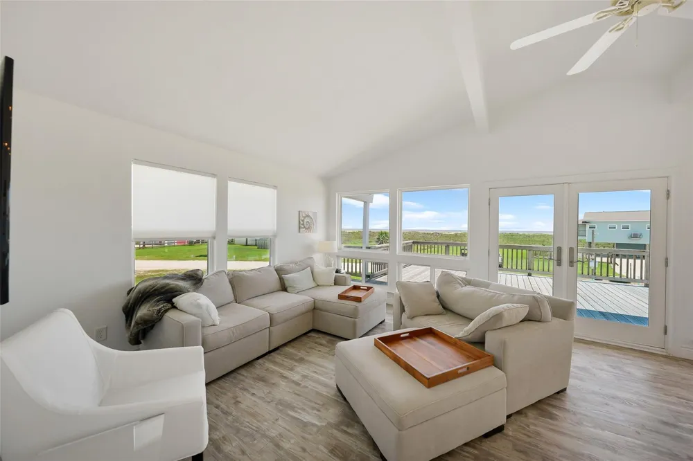 380 Driftwood Matagorda, TX 77457