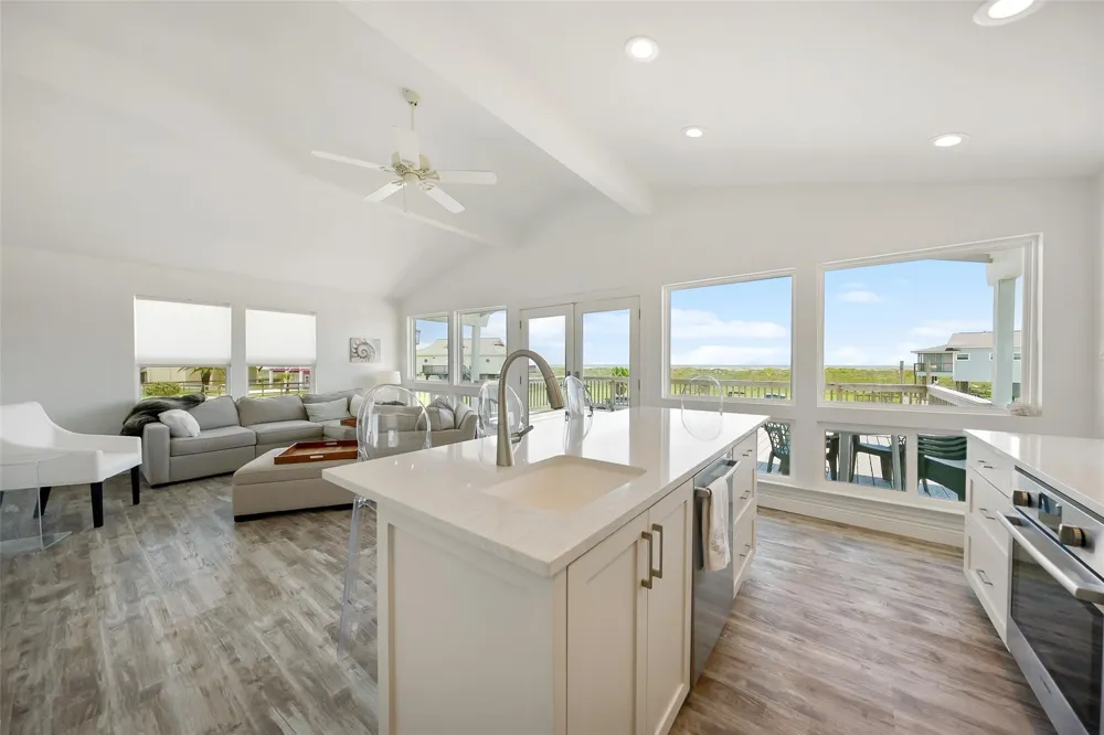 380 Driftwood Matagorda, TX 77457