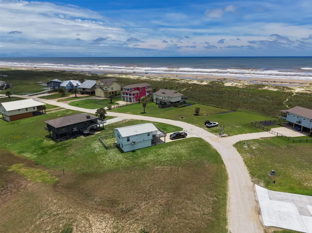 380 Driftwood Matagorda, TX 77457