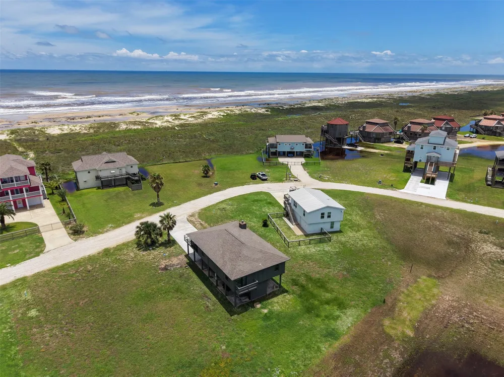 380 Driftwood Matagorda, TX 77457