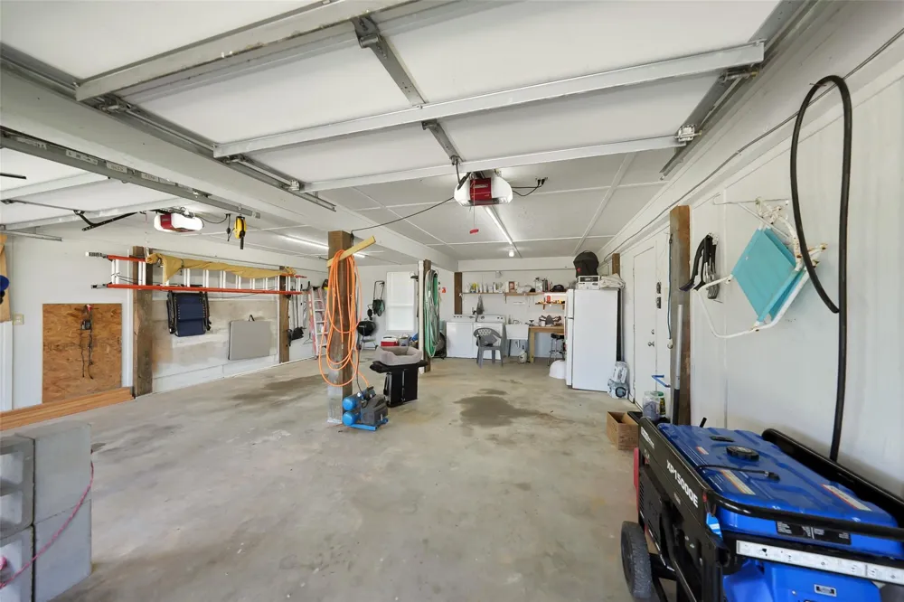 380 Driftwood Matagorda, TX 77457