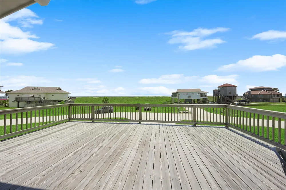 380 Driftwood Matagorda, TX 77457