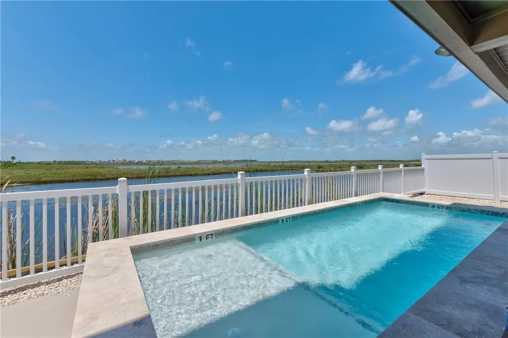 185 Paradise Pointe Drive Port Aransas, TX 78373