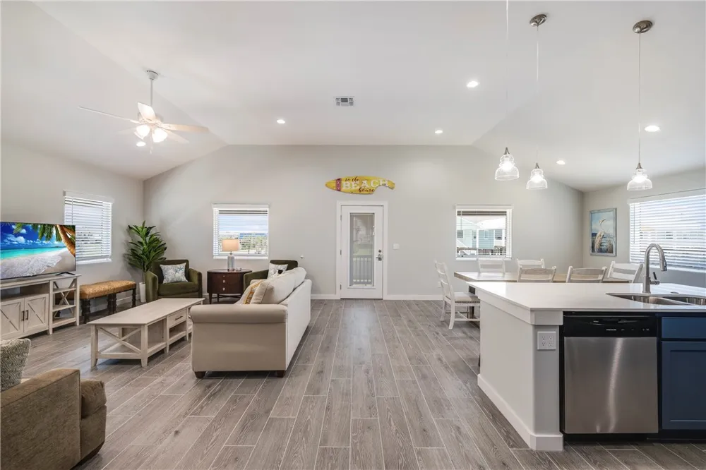 185 Paradise Pointe Drive Port Aransas, TX 78373