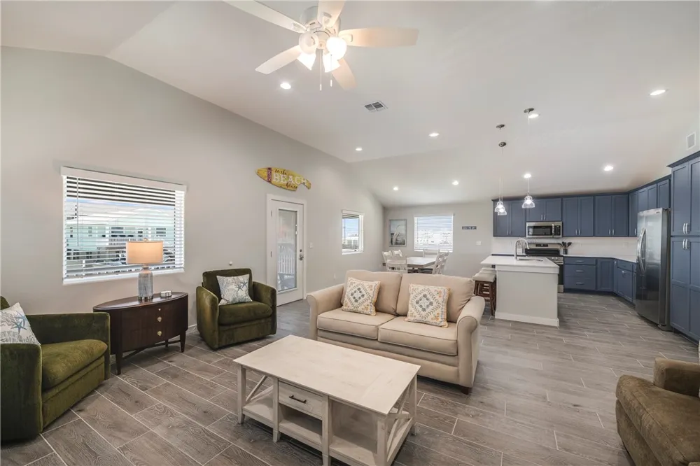185 Paradise Pointe Drive Port Aransas, TX 78373