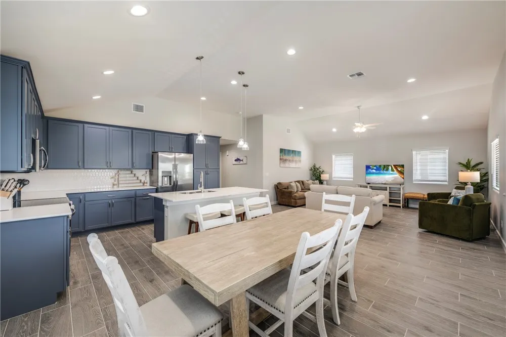 185 Paradise Pointe Drive Port Aransas, TX 78373