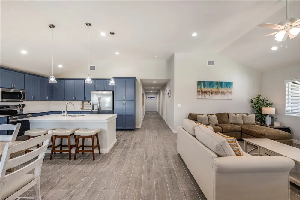 185 Paradise Pointe Drive Port Aransas, TX 78373
