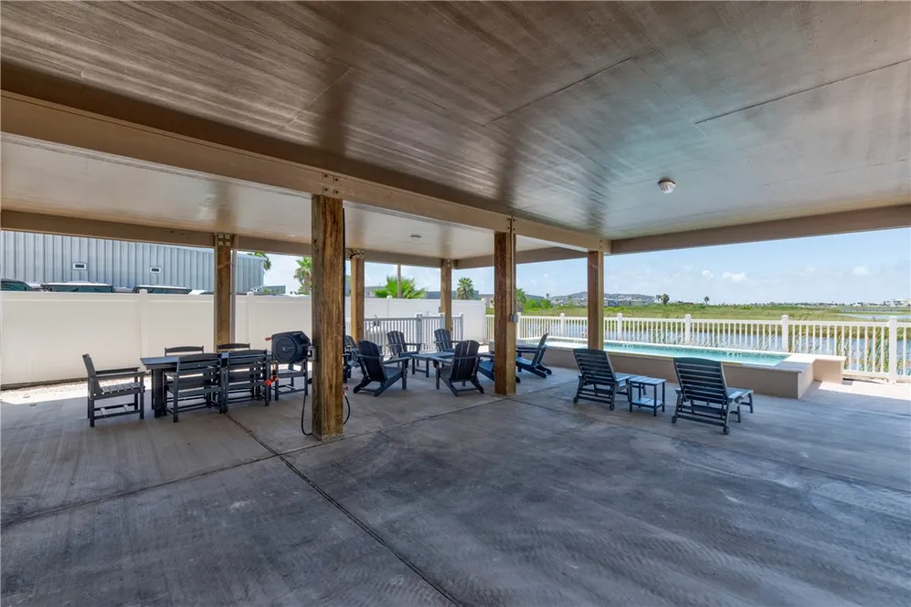 185 Paradise Pointe Drive Port Aransas, TX 78373
