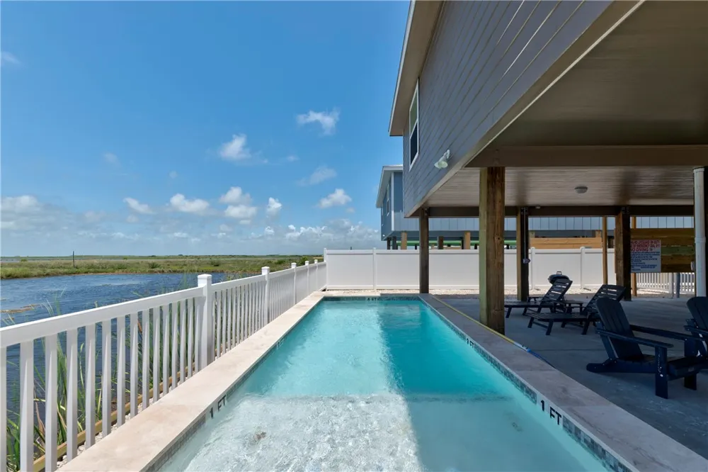 185 Paradise Pointe Drive Port Aransas, TX 78373