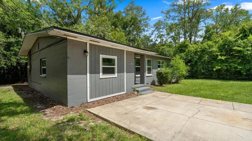 1015 SE 10th Terrace Gainesville, FL 32601
