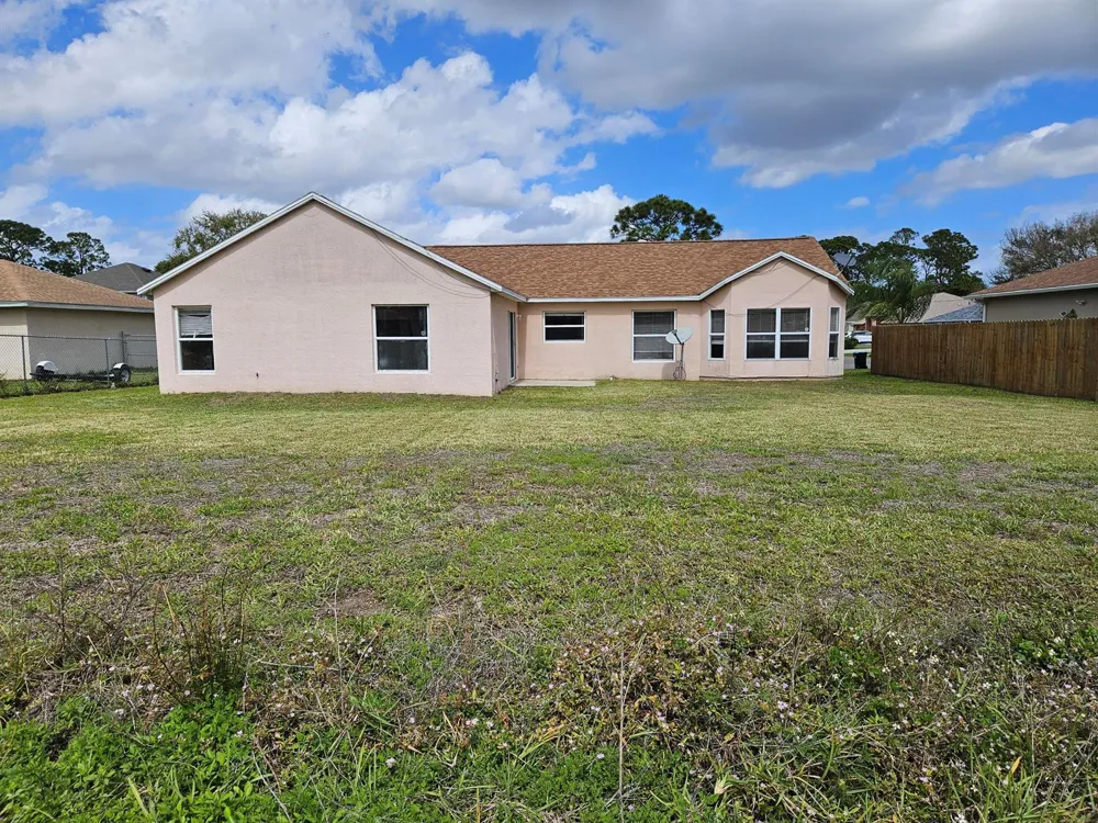 570 Ontario Street NW Palm Bay, FL 32907