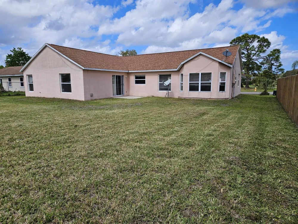 570 Ontario Street NW Palm Bay, FL 32907