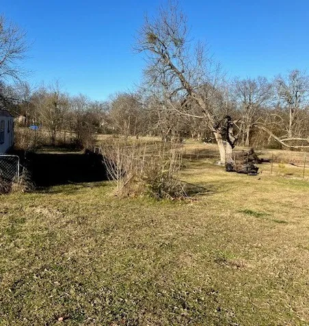 1013 W College Clarksville, TX 75426