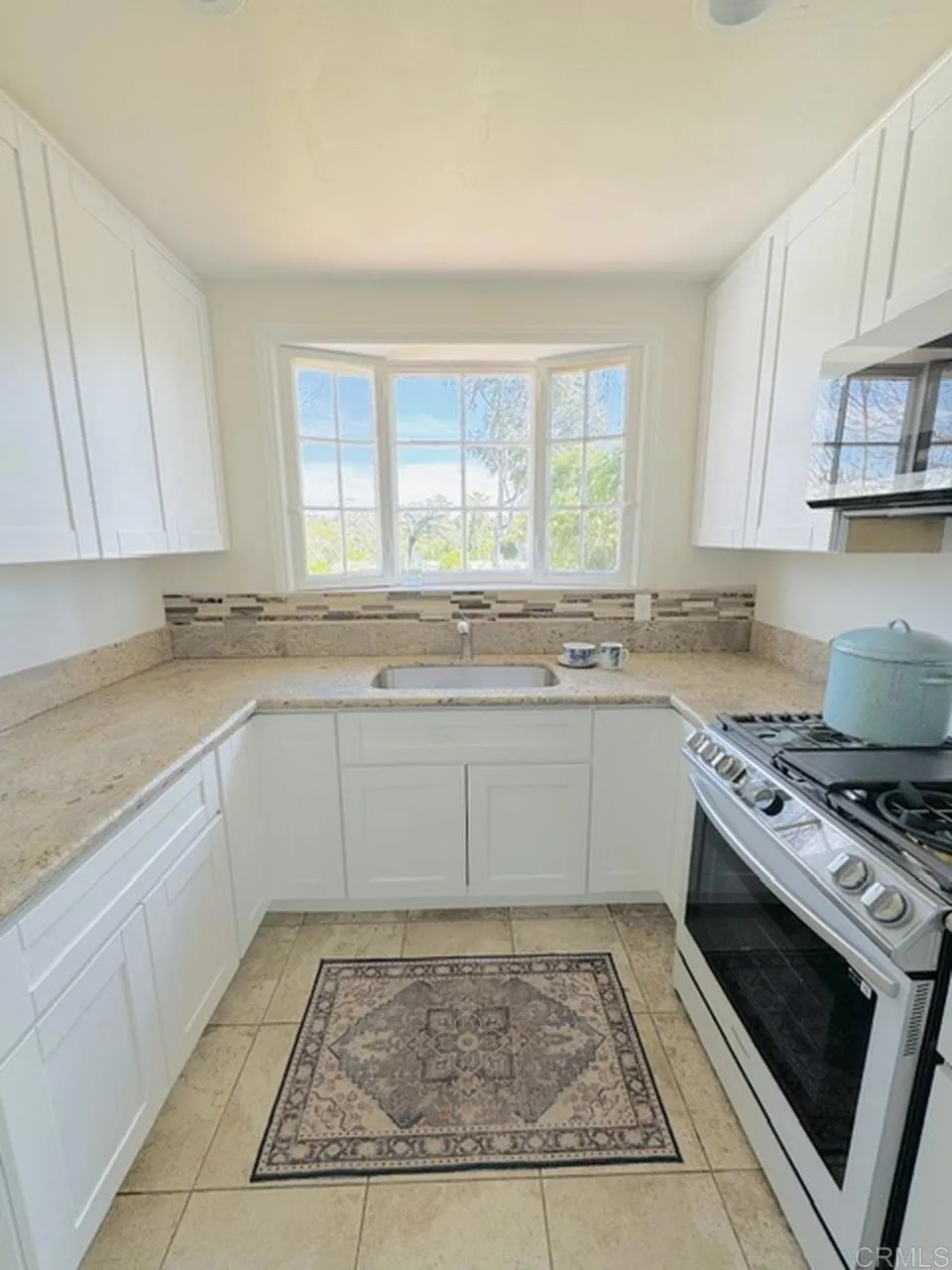 1060 Crest View Dr Vista, CA 92081