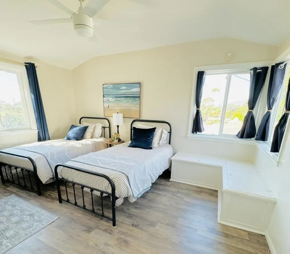 1060 Crest View Dr Vista, CA 92081