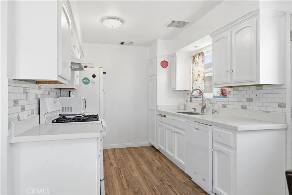 1120 S Yorktown Street Ridgecrest, CA 93555