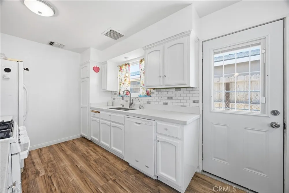 1120 S Yorktown Street Ridgecrest, CA 93555