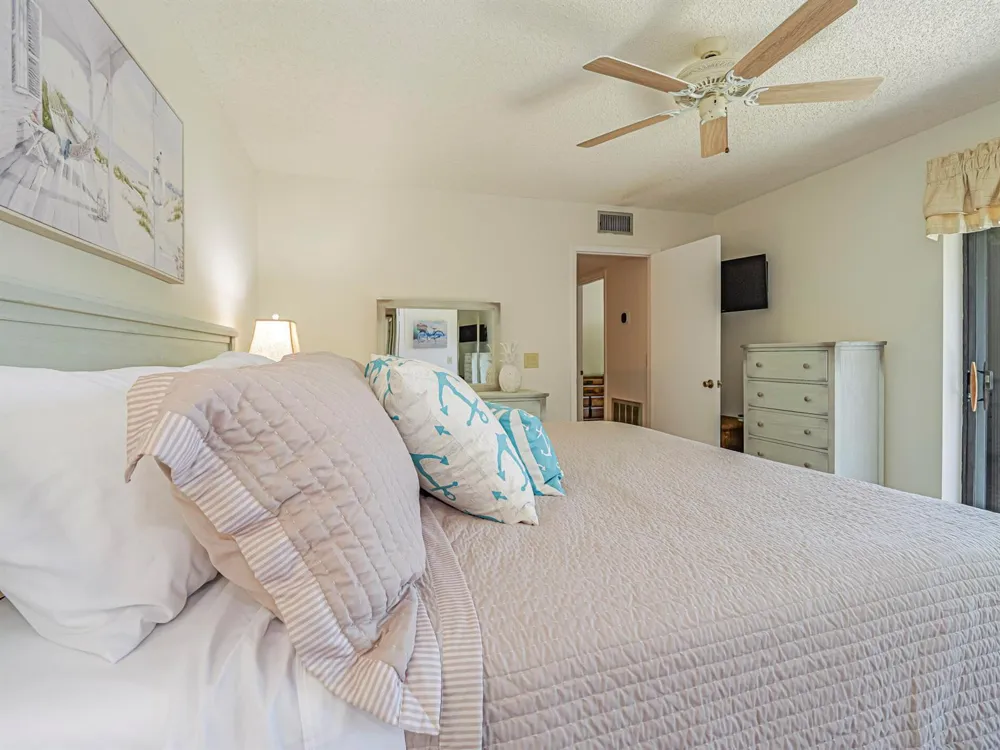 340 S Waverly Place #8b Vero Beach, FL 32960