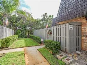 340 S Waverly Place #8b Vero Beach, FL 32960