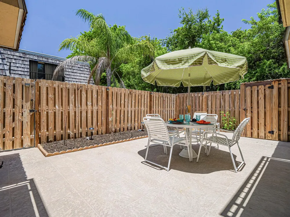 340 S Waverly Place #8b Vero Beach, FL 32960