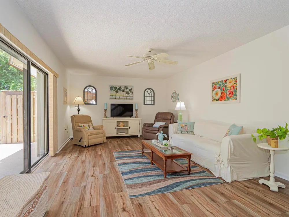 340 S Waverly Place #8b Vero Beach, FL 32960
