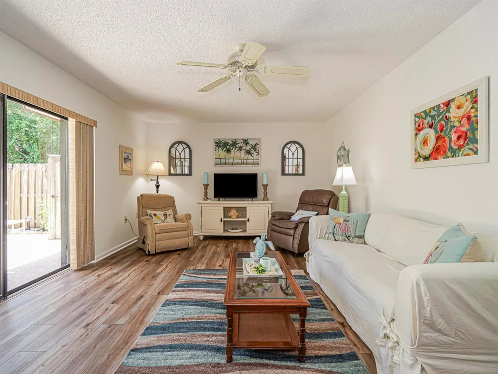 340 S Waverly Place #8b Vero Beach, FL 32960