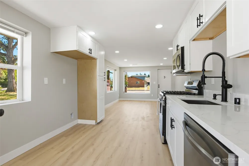 14402 Washington Avenue SW #3 Lakewood, WA 98498