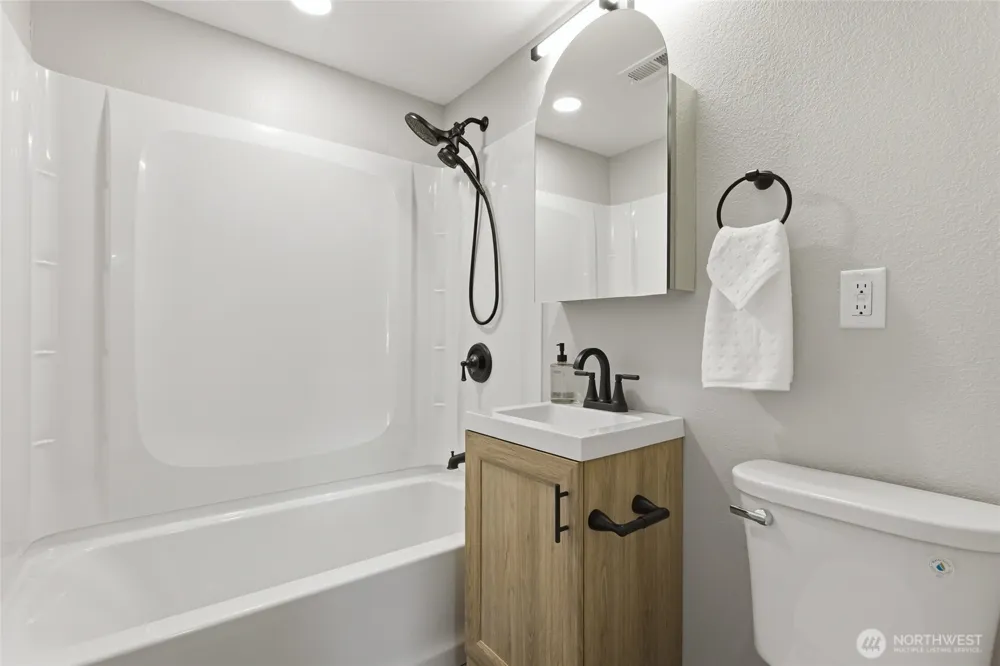14402 Washington Avenue SW #3 Lakewood, WA 98498