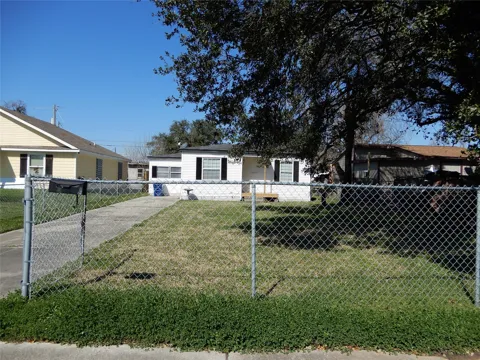 320 17th Avenue