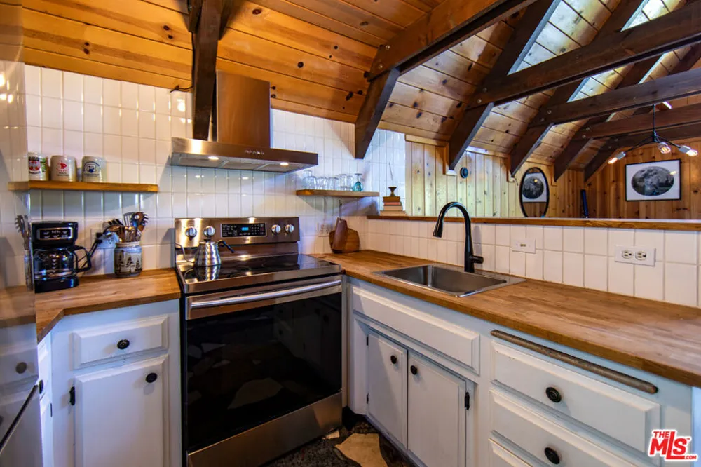 25270 Nestwa Trail Idyllwild, CA 92549