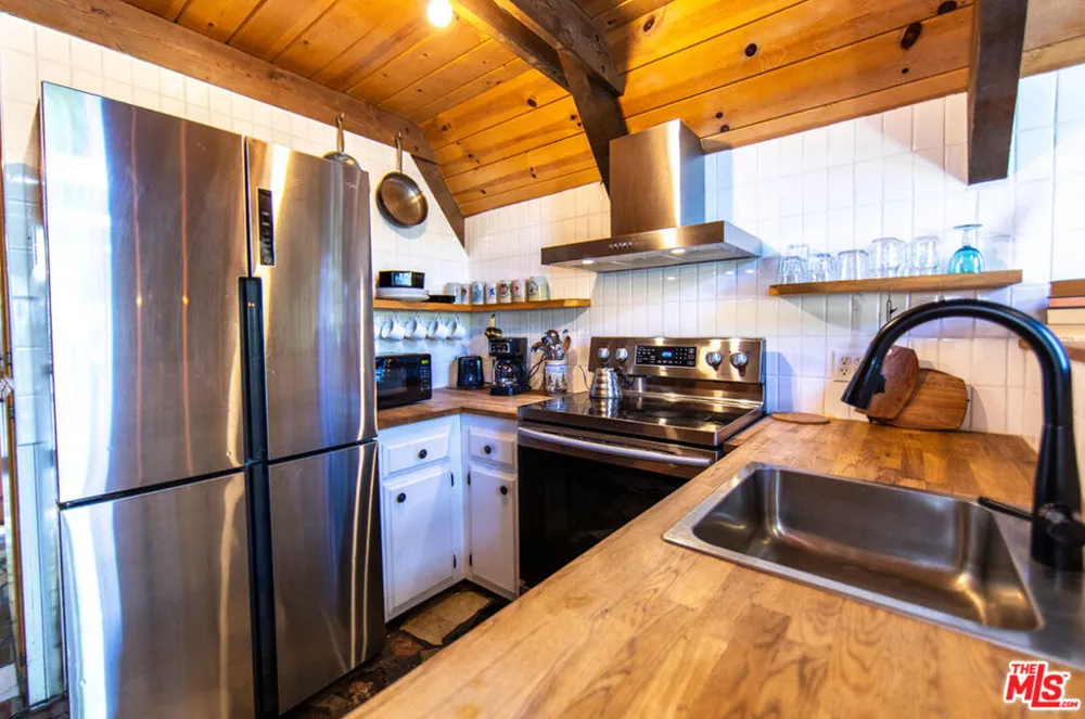25270 Nestwa Trail Idyllwild, CA 92549