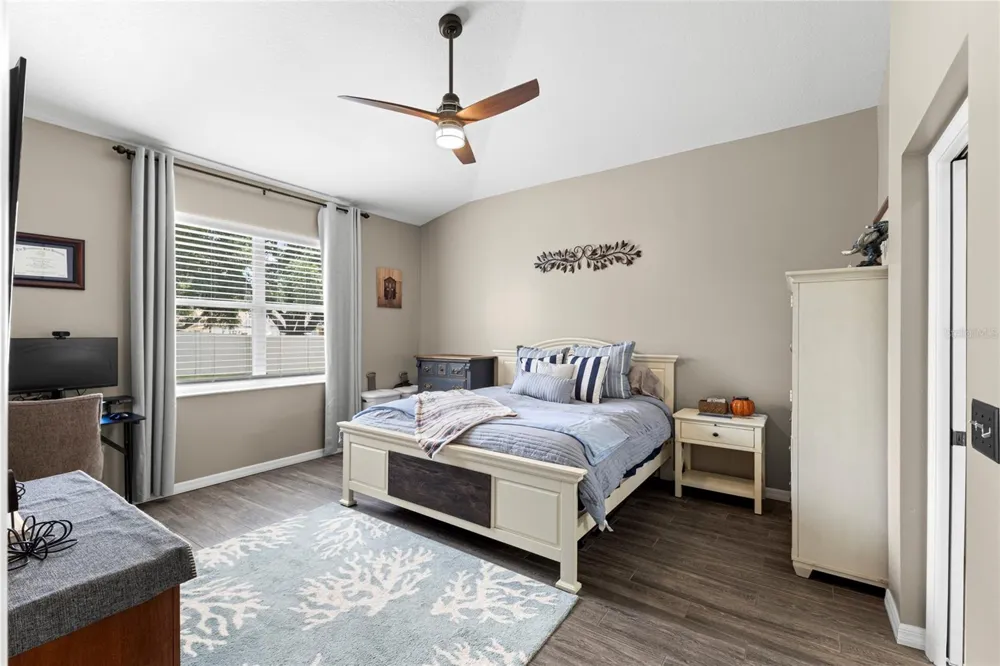 4038 LITHIA RIDGE BOULEVARD Valrico, FL 33596