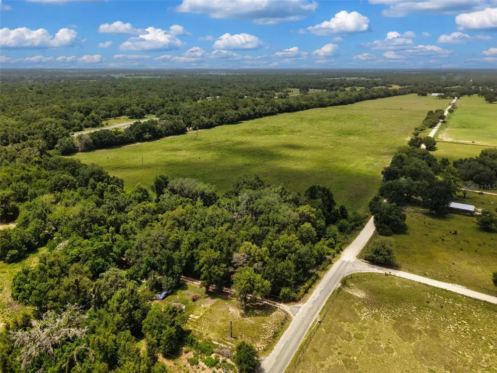 000 SE 200 AVENUE SE Morriston, FL 32668