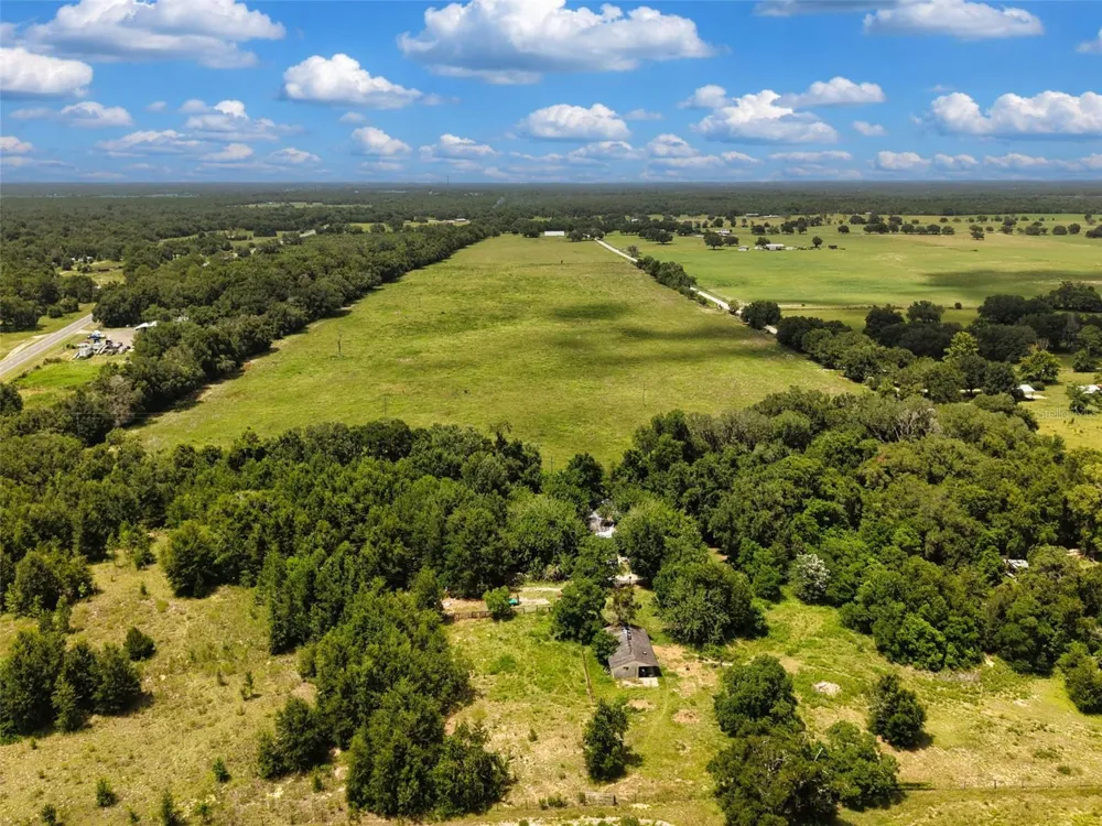 000 SE 200 AVENUE SE Morriston, FL 32668