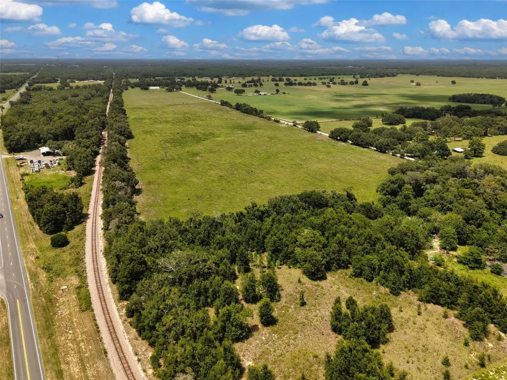 000 SE 200 AVENUE SE Morriston, FL 32668