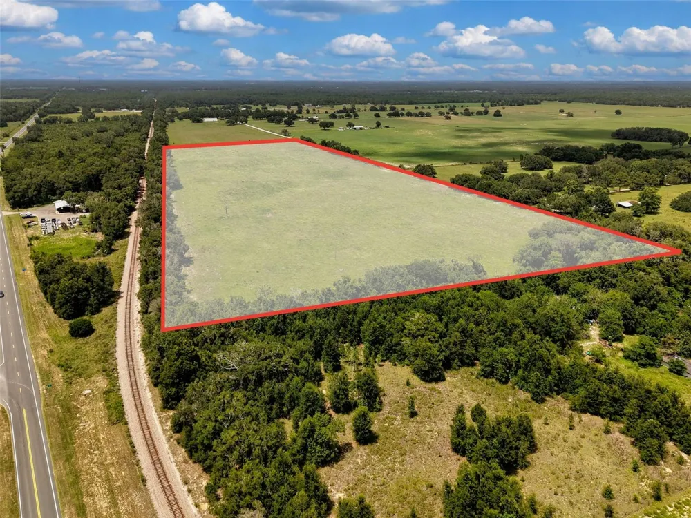 000 SE 200 AVENUE SE Morriston, FL 32668