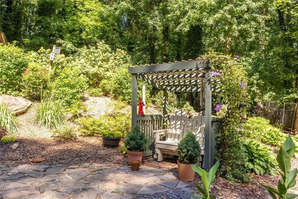 2210 Rosser Place Smoke Rise, GA 30087