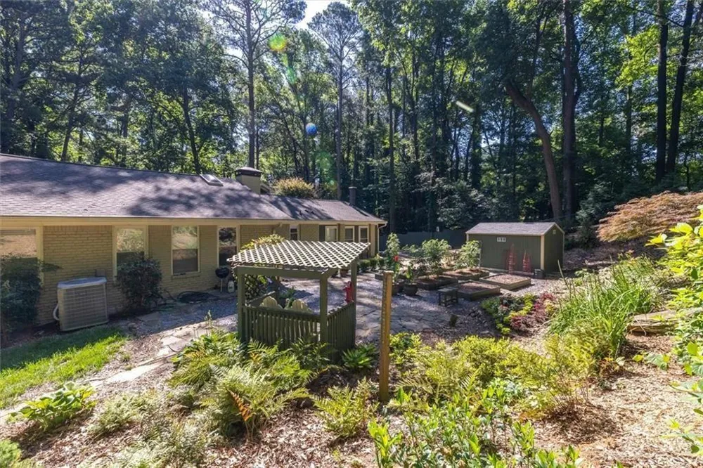 2210 Rosser Place Smoke Rise, GA 30087