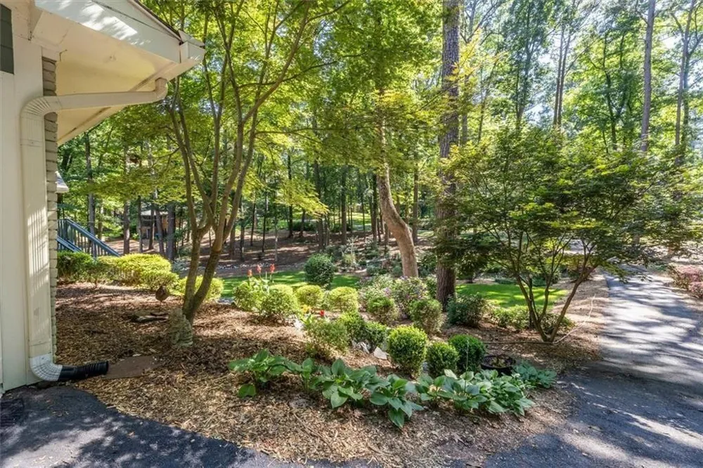 2210 Rosser Place Smoke Rise, GA 30087