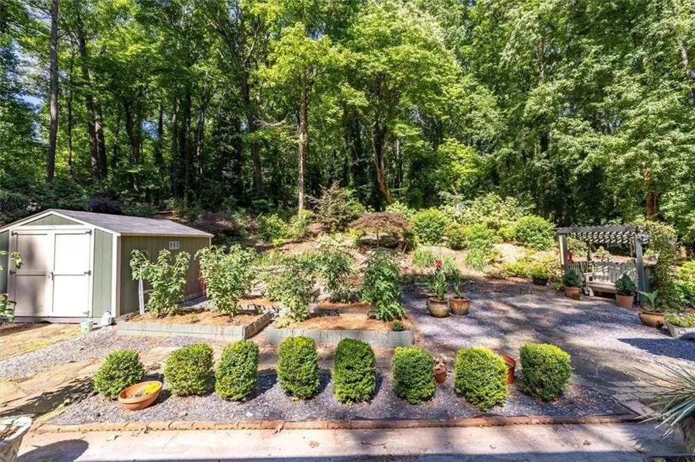 2210 Rosser Place Smoke Rise, GA 30087