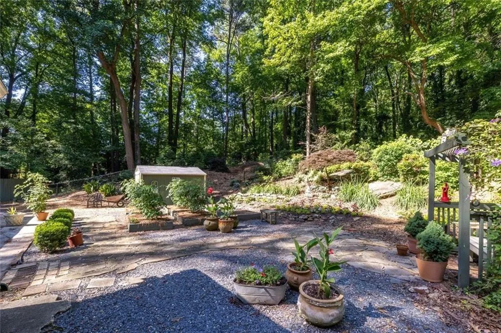 2210 Rosser Place Smoke Rise, GA 30087