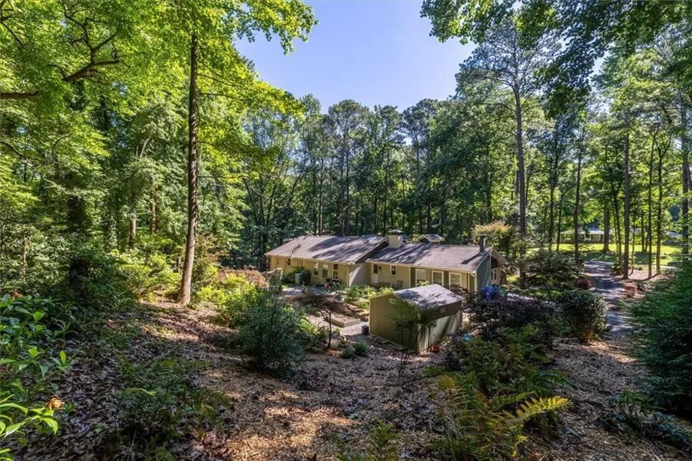 2210 Rosser Place Smoke Rise, GA 30087