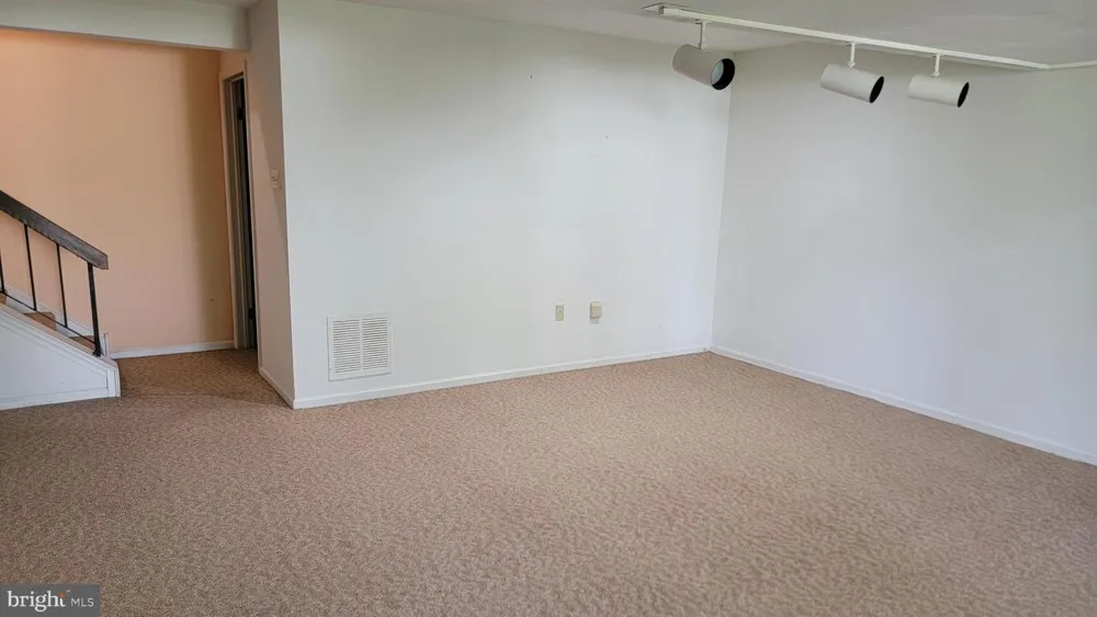 1901 MONROE LANE Ambler, PA 19002