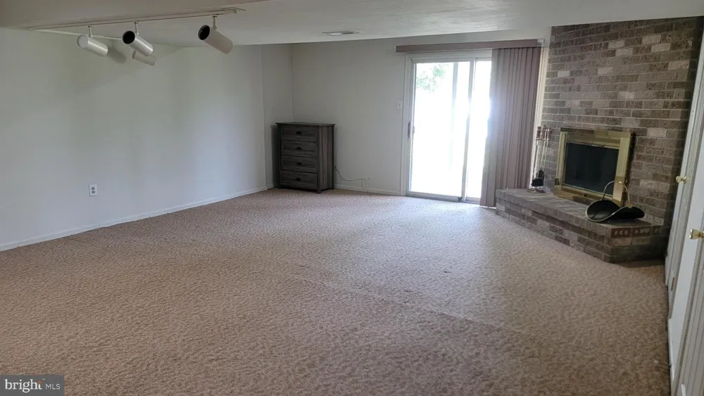 1901 MONROE LANE Ambler, PA 19002