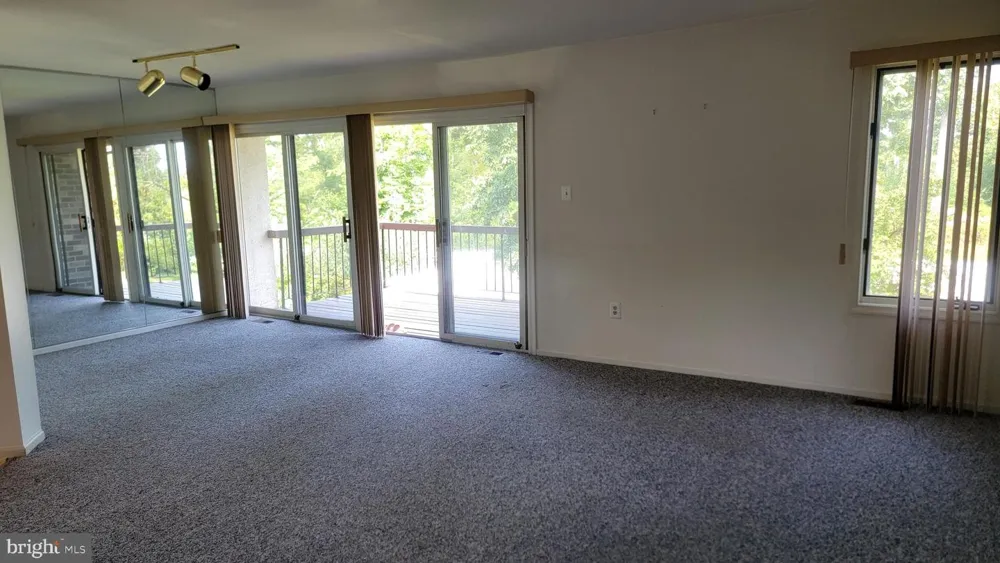 1901 MONROE LANE Ambler, PA 19002